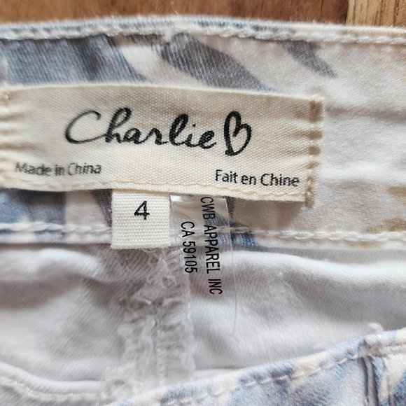 Charlie B tropical floral white jeans, size 4 - Picture 9 of 14